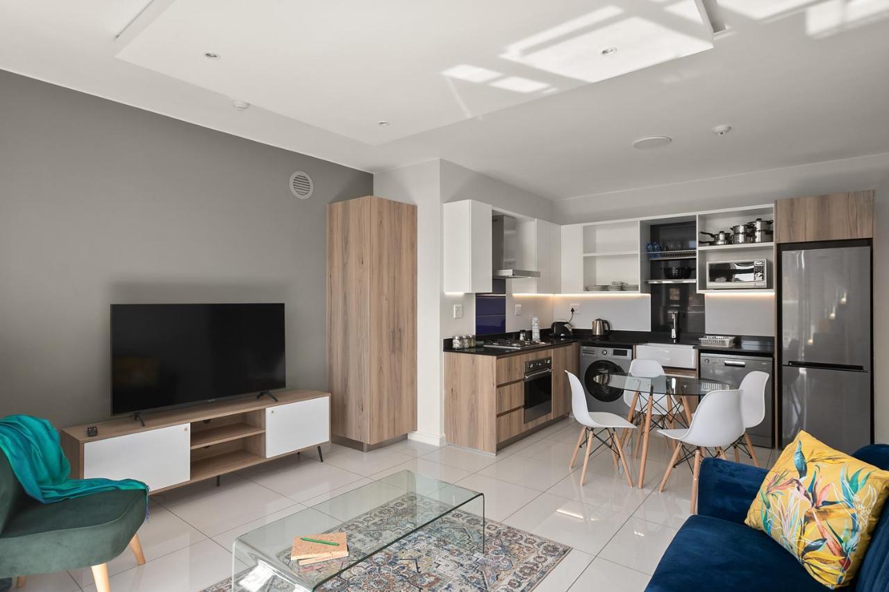 The Median Rosebank Luxury Apartment - Building With Generator Johannesburg Exterior foto