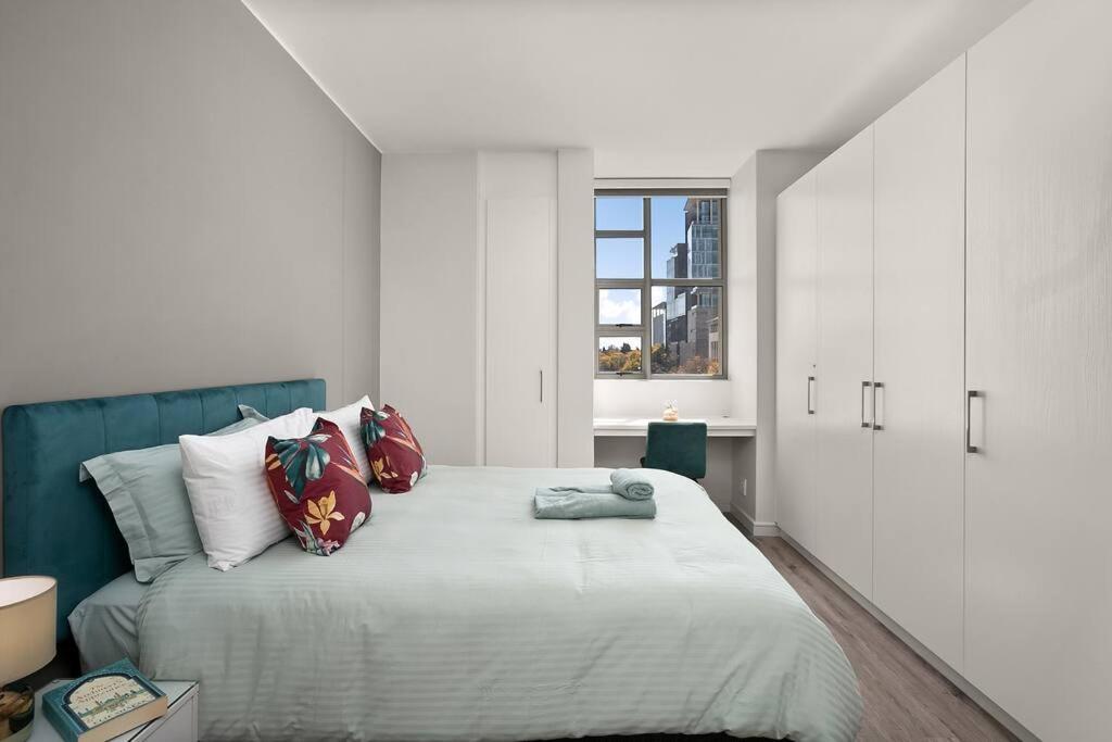 The Median Rosebank Luxury Apartment - Building With Generator Johannesburg Exterior foto