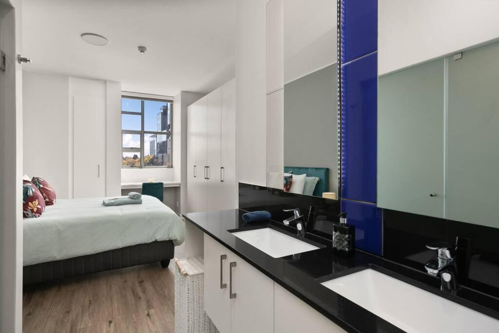The Median Rosebank Luxury Apartment - Building With Generator Johannesburg Exterior foto