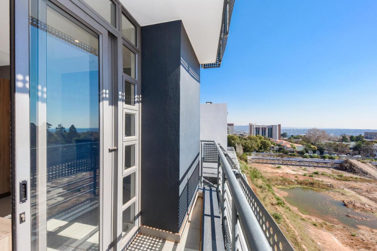 The Median Rosebank Luxury Apartment - Building With Generator Johannesburg Exterior foto