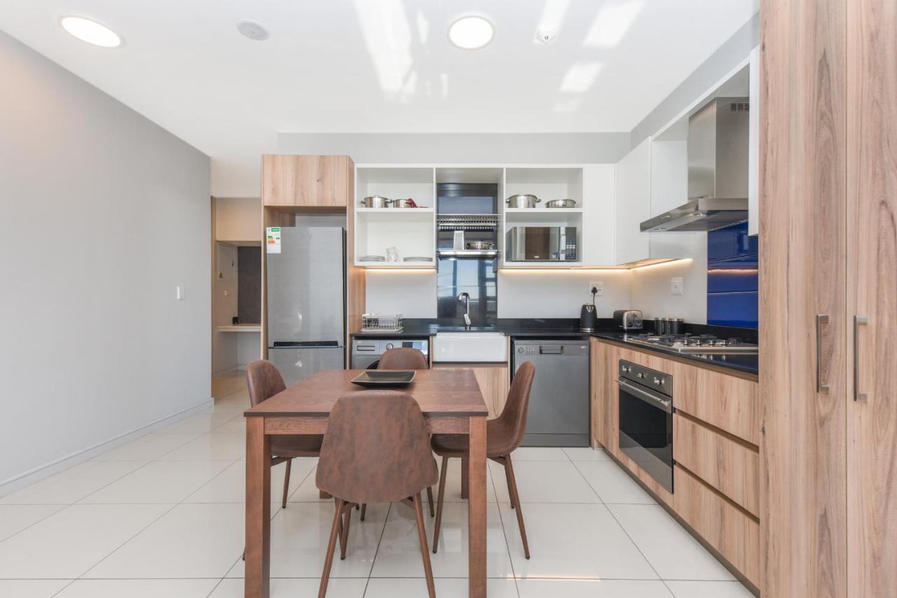 The Median Rosebank Luxury Apartment - Building With Generator Johannesburg Exterior foto