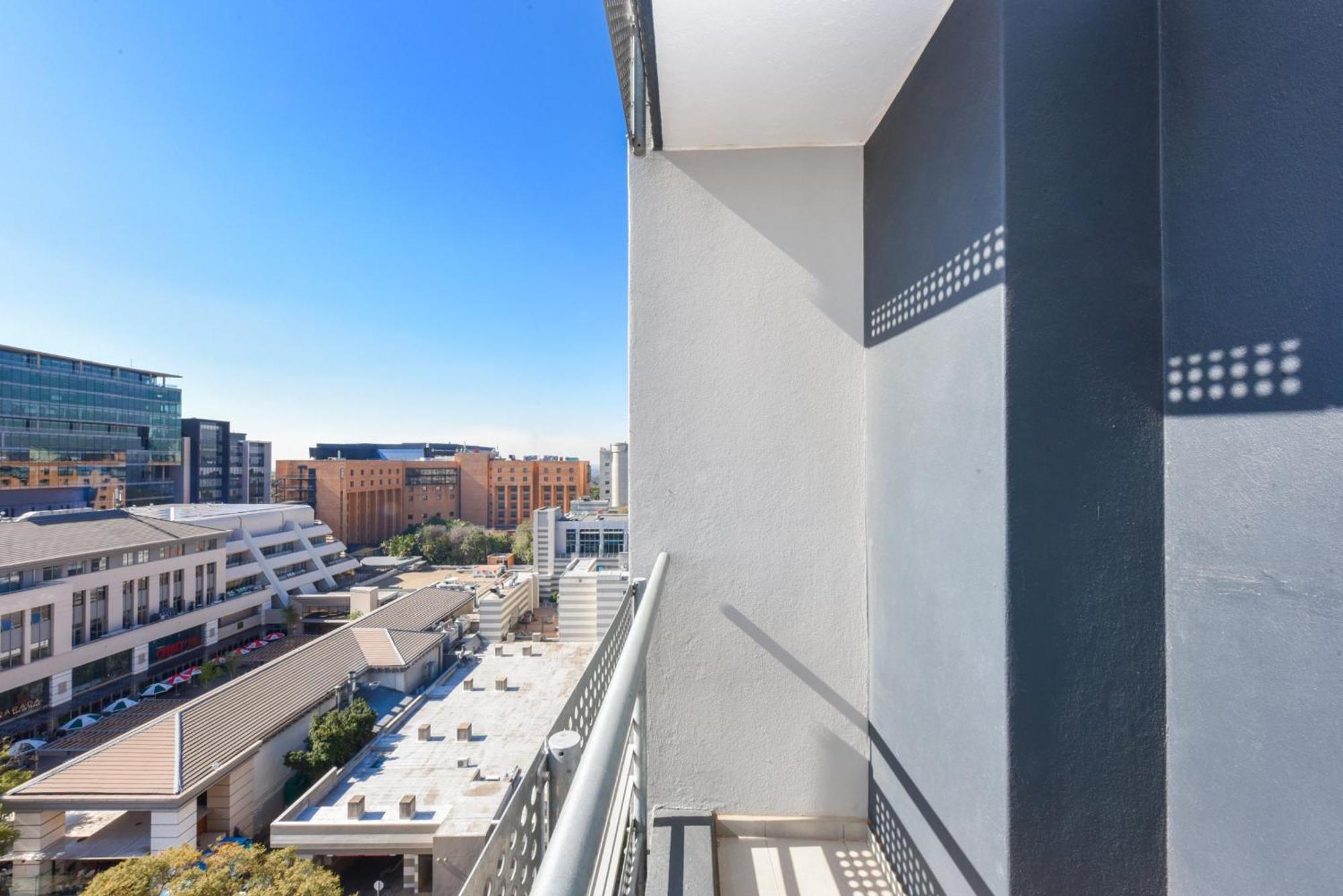 The Median Rosebank Luxury Apartment - Building With Generator Johannesburg Exterior foto